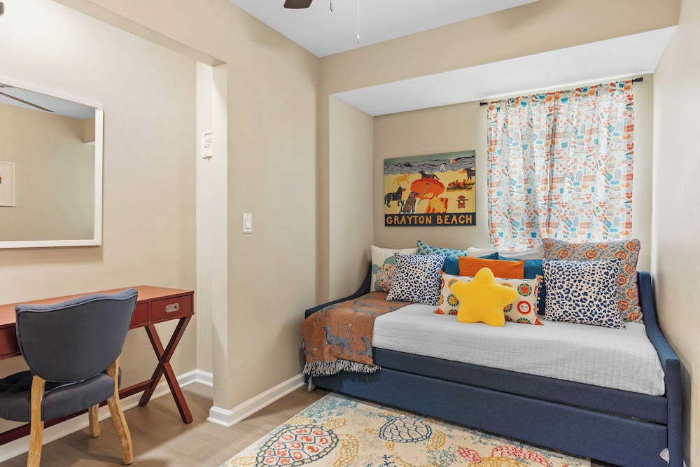 As You Like It by Avantstay Steps to Beach, Bikes, Sleeps 18!