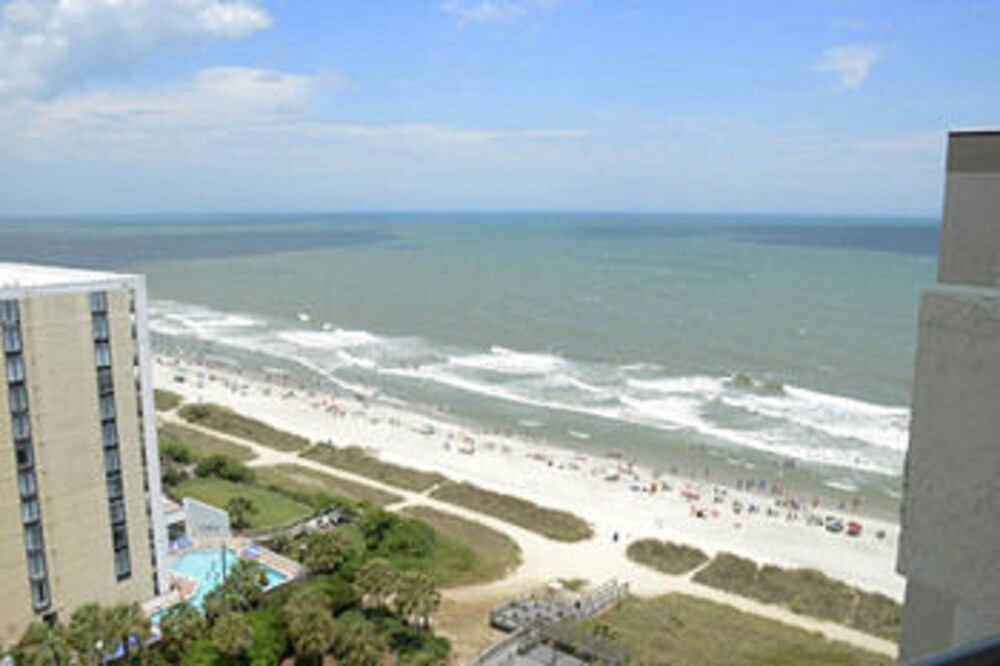 Bluewater Resort by Elliott Beach Rentals