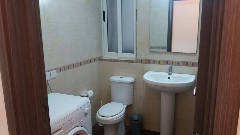 University Heights 2-bedroom Cosy Apartment