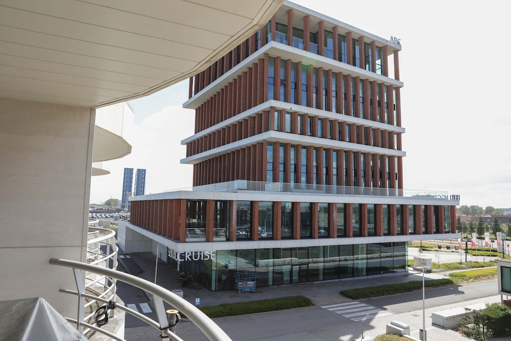 Harbour View Stay - Stylish Apartment With Stunning Views in the Marina of Zeebrugge
