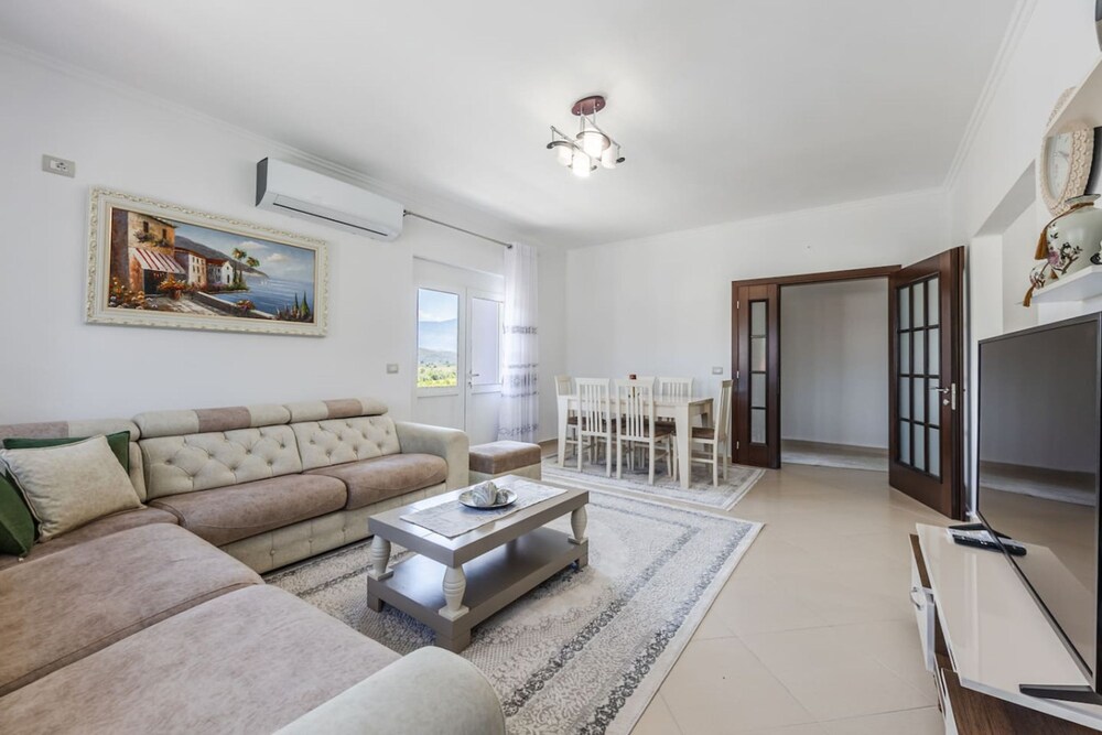 Hometown Apartment 2