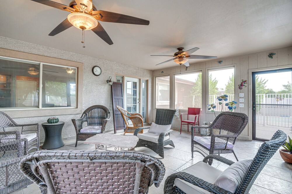 Close to Golf: Sun City Escape w/ Furnished Porch!