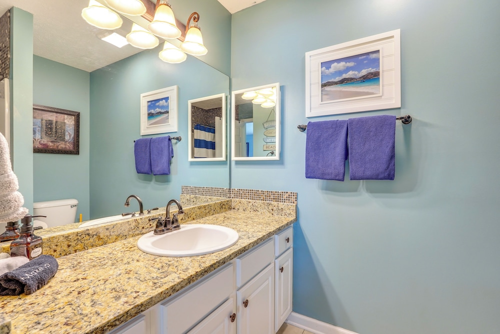 1 Mi to Gulf: Home w/ Patio & Pool Access in Pcb!