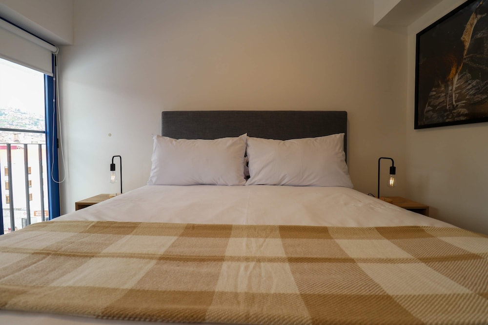 w Stunpedous 2BR w Perfect Balcony in Cusco
