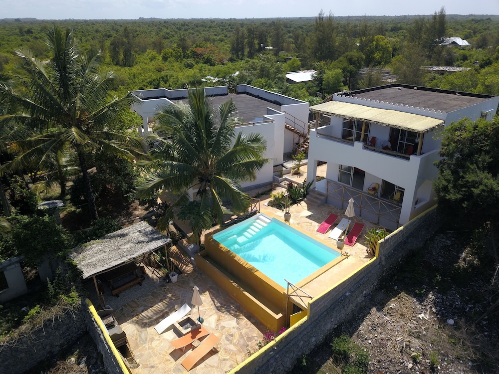 Kiwengwa Vacations - Maisha Marefu Apartments - Property Image 9