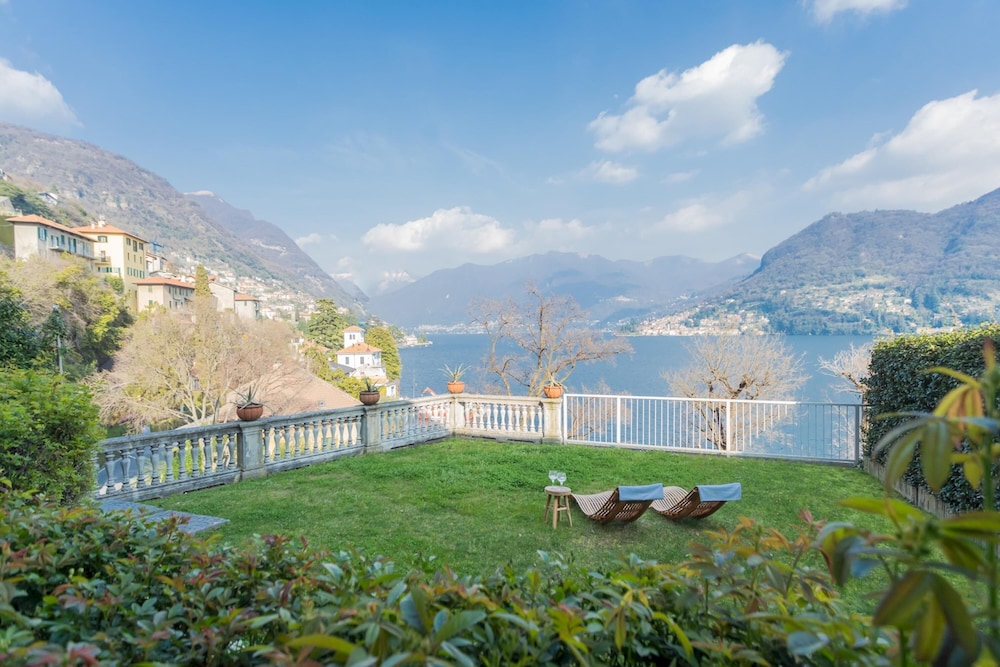 On the Lake - Private Garden Parking photo 5