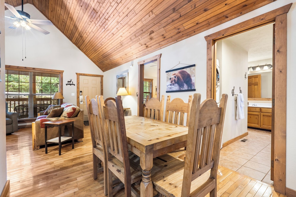 Baldknobber Ridge Escape - West Branson Cabin!