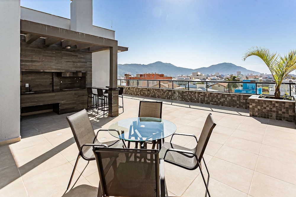New Studio Well Located 750m From the Beach Sti209
