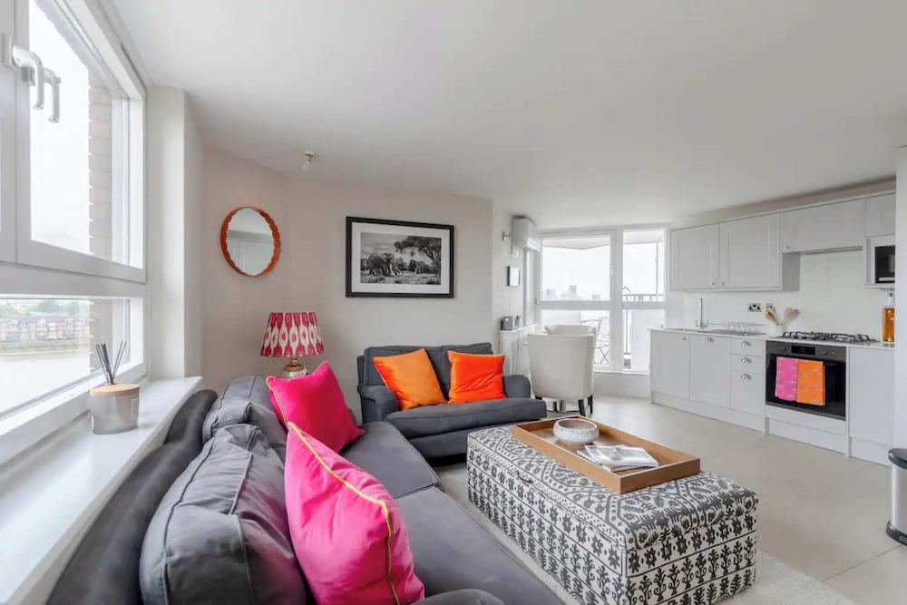 Scenic Riverside 2BD Flat - Chelsea