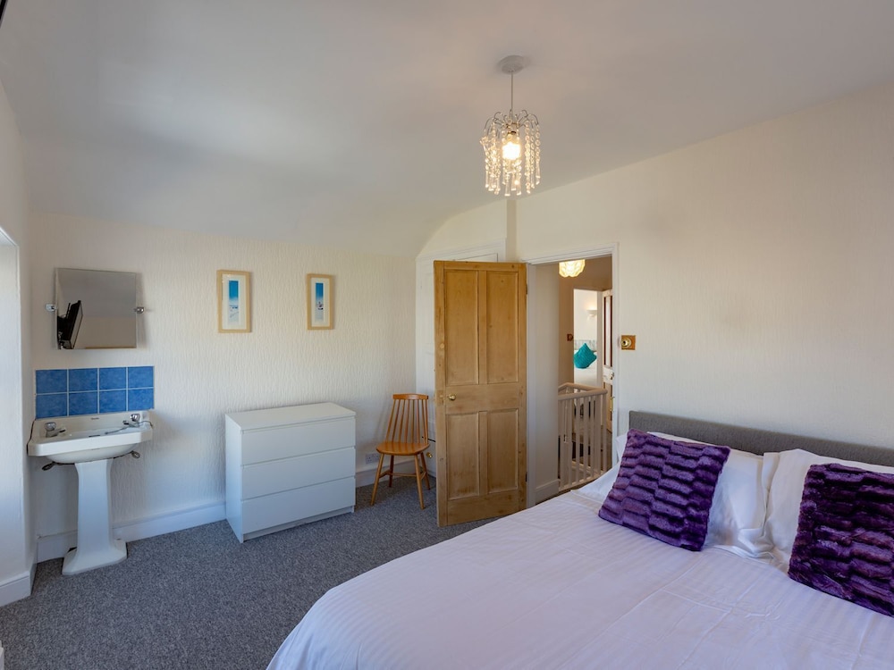 Ayr Farmhouse