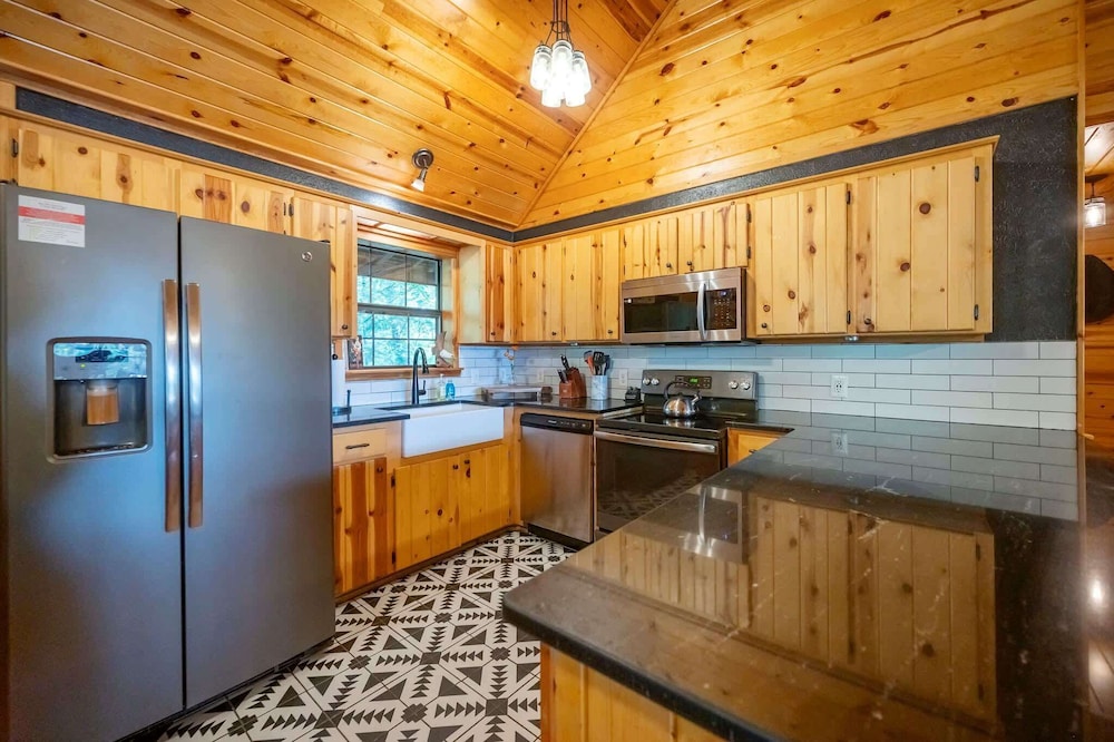 Kalo Cabin Secluded Stay