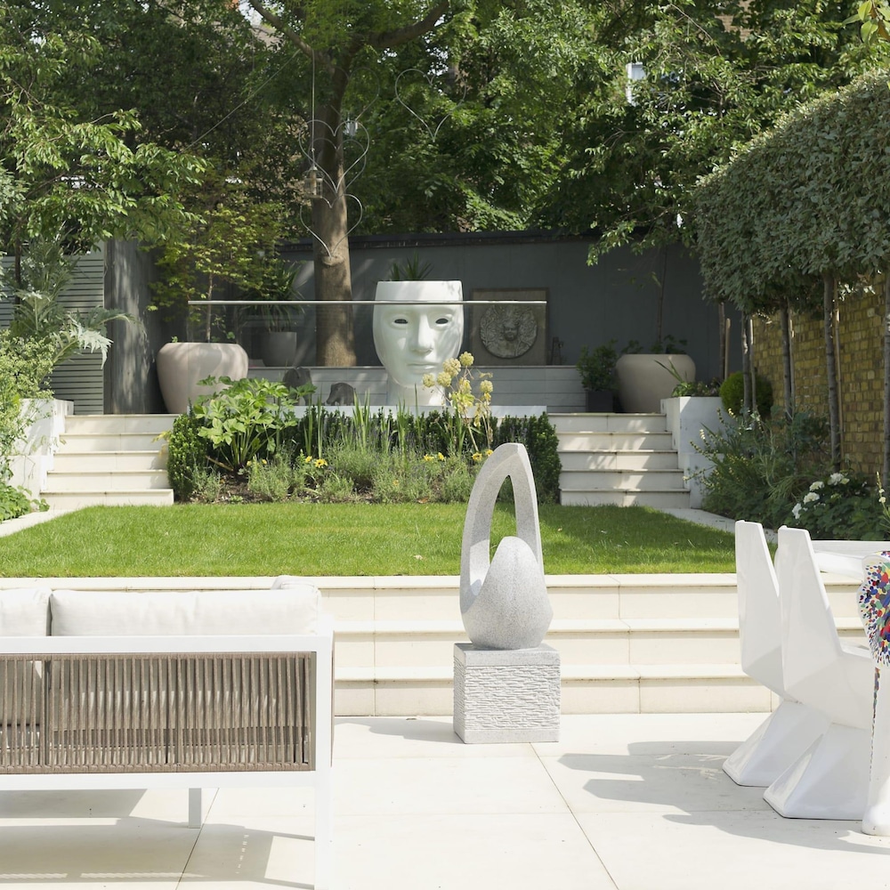 Astounding 7bed Notting Hill Family Home w Private Garden Games Room Parking