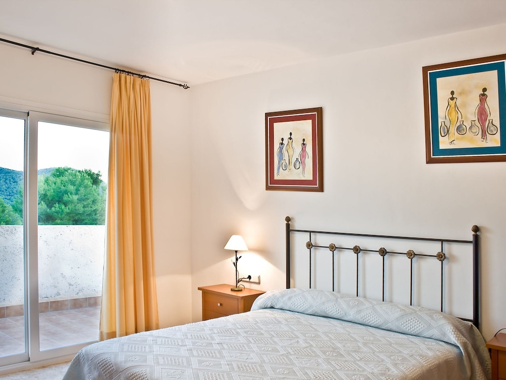Villa in Sant Josep Near Cala Jondal Beach photo 5