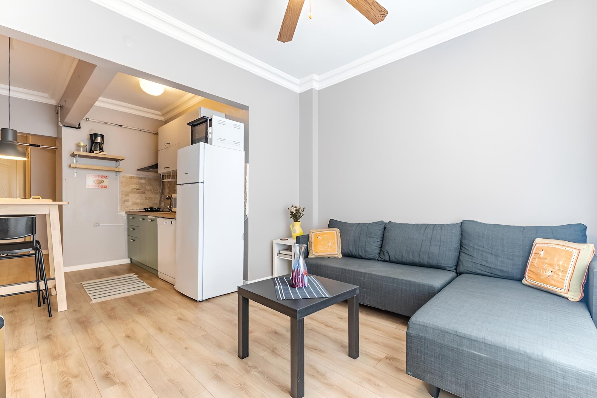 Comfortable House With a Cute Backyard in Kadikoy