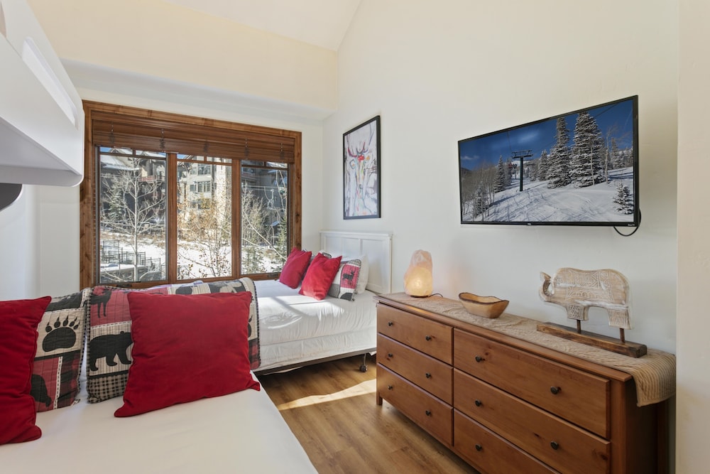 302 - Three Bedroom Shooting Star 3 Condo