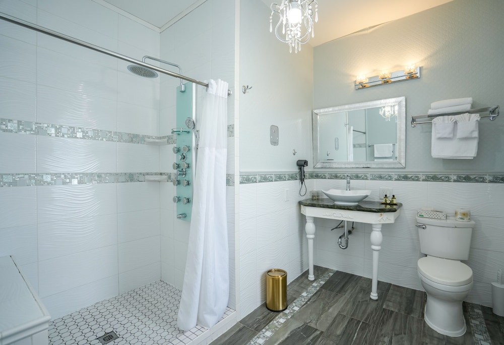 Niagara Grandview Boutique hotel - Image 3