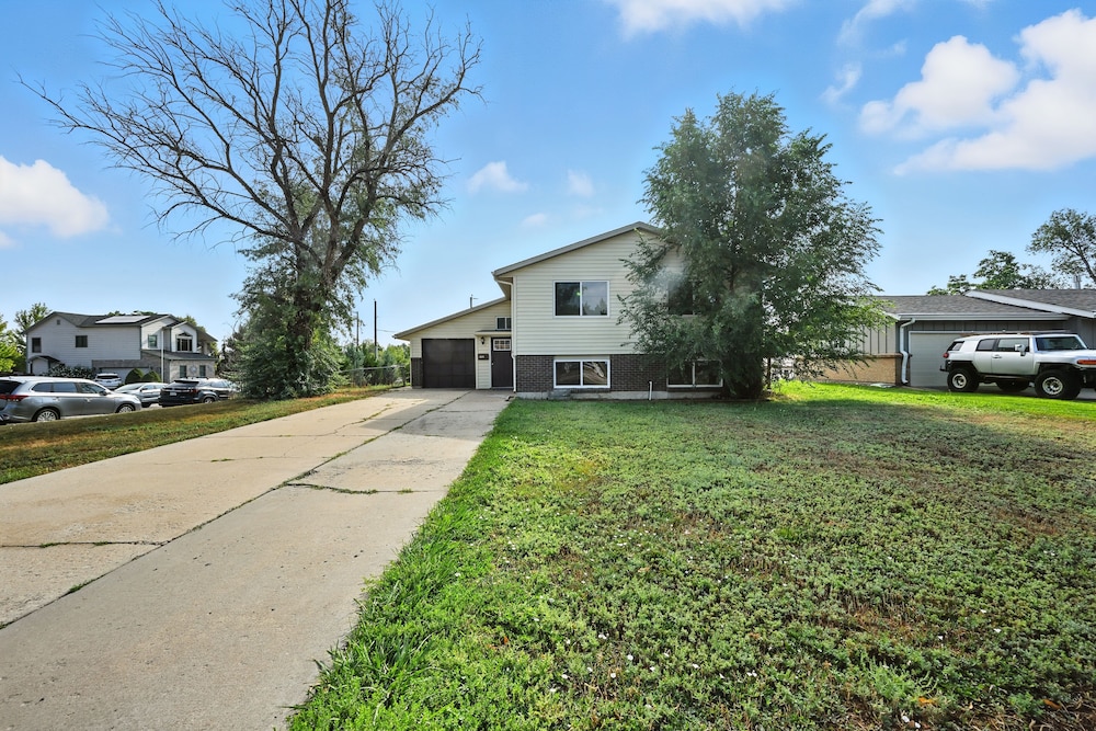 Family-friendly Arvada Getaway With Games Galore 4 Bedroom Home