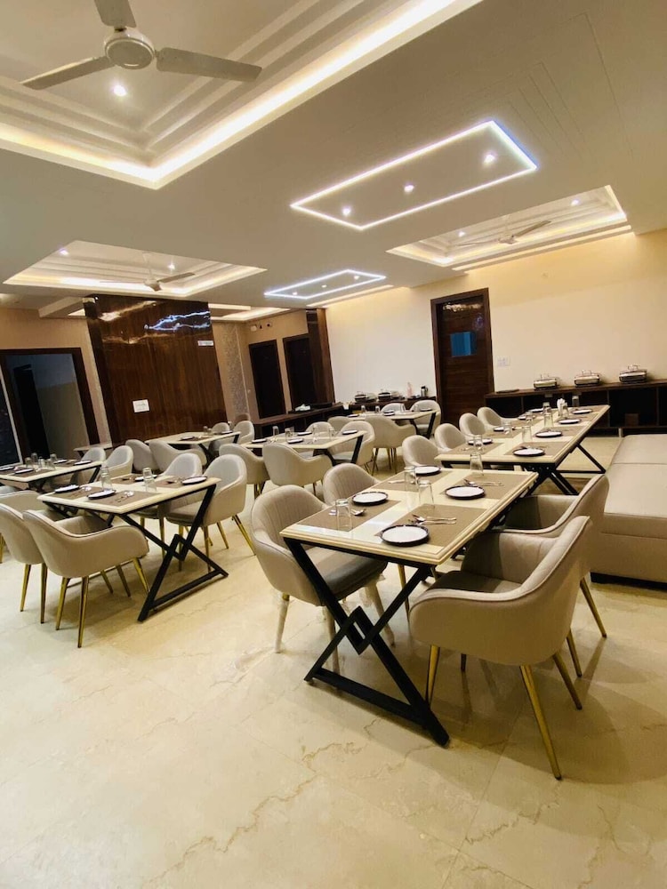 Hotel Mango Tree, Vrindavan