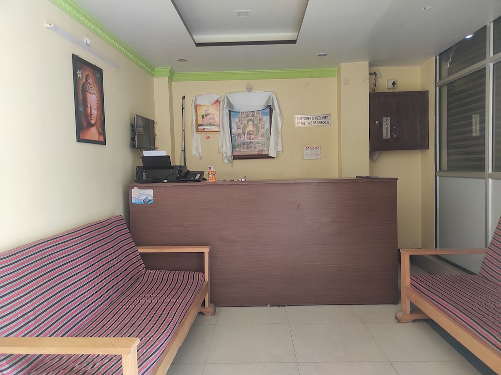 Lobby & Reception