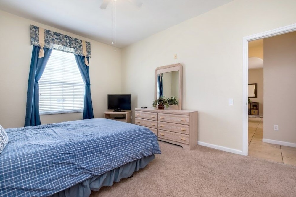 Windsor Palms 3 Bed Condo 2 Minutes Walk To Clubh 3 Bedroom Condo by Redawning