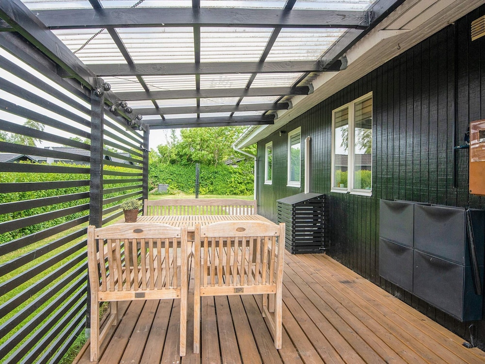 6 Person Holiday Home in Juelsminde