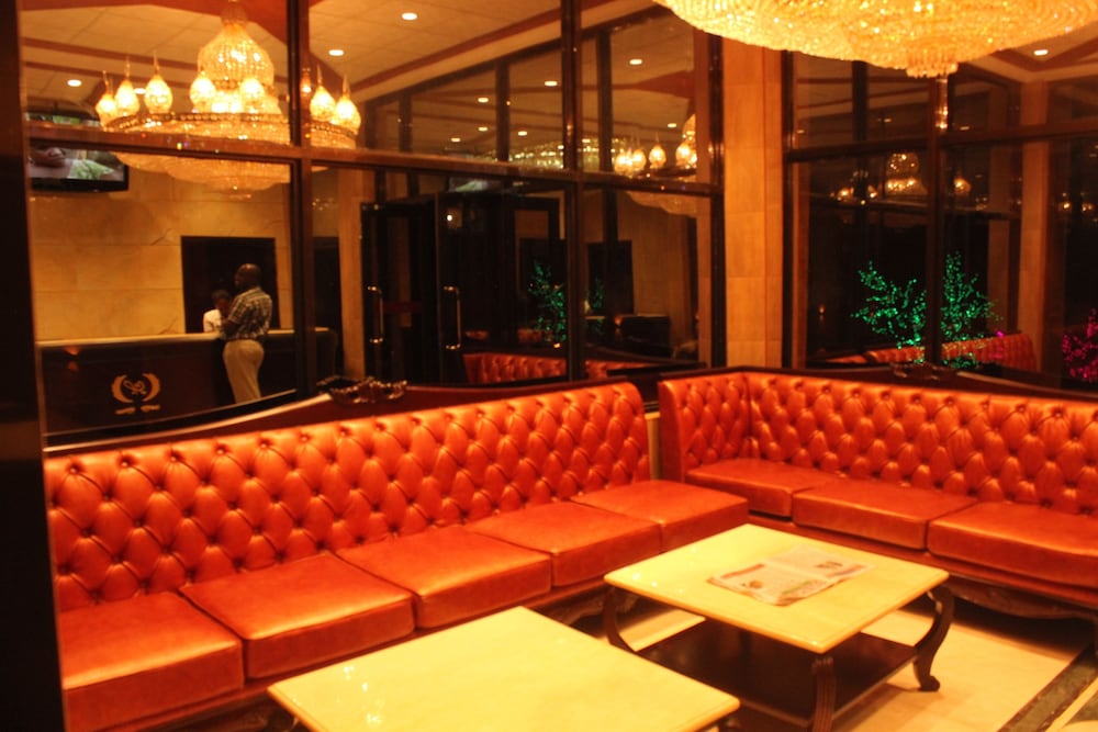 Reception & Lobby