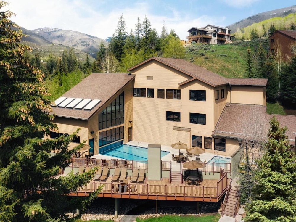 Aspen at Streamside at Vail view 4