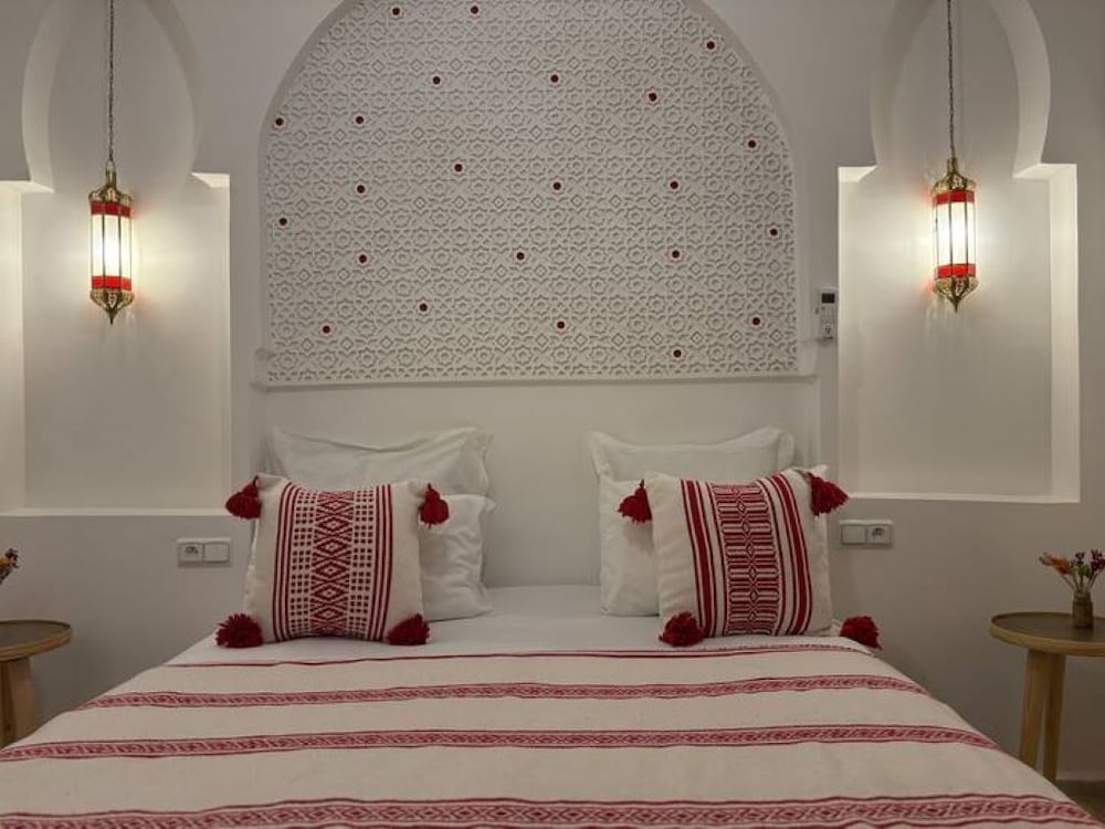 Beautiful Arab House With Swimming Pool