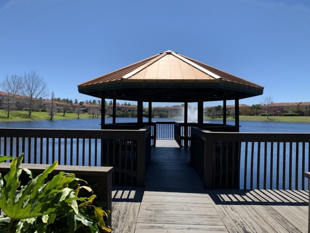 Newly Upgraded Modern 4BR 3BA Private Pool TH