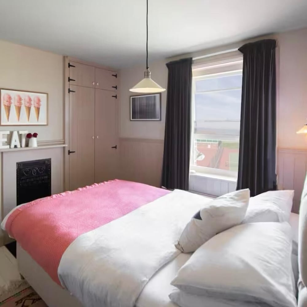 Whitstable - 3 Beds - Sleeps 6 - Pet Friendly