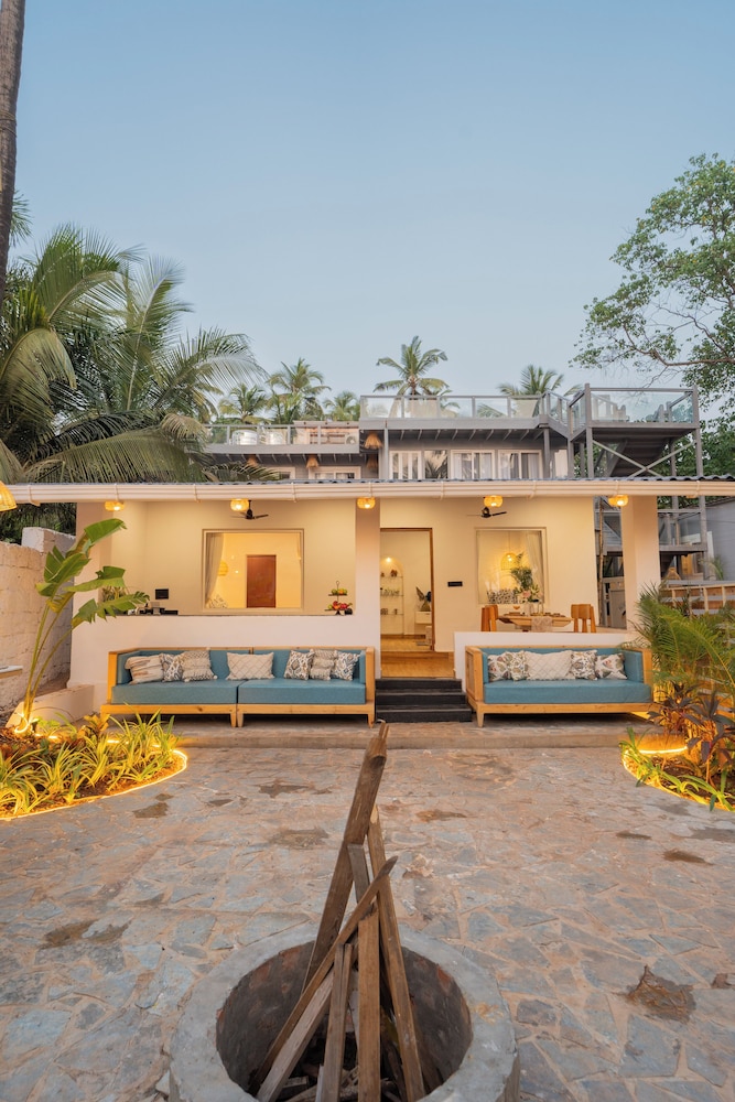 ELIVAAS House of Neptune 1 BHK Boutique