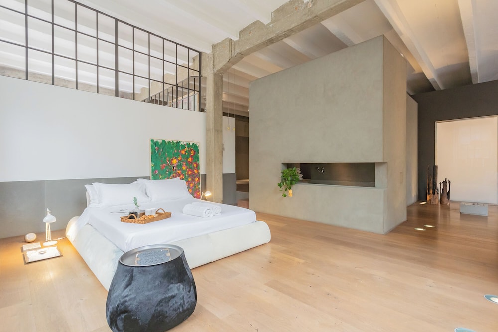Design Loft With Private Parking by Rent all Como