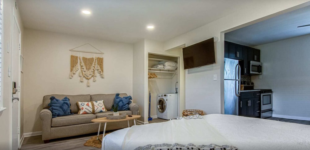 Photograph supplied for Centrally Located Studio Near Downtown