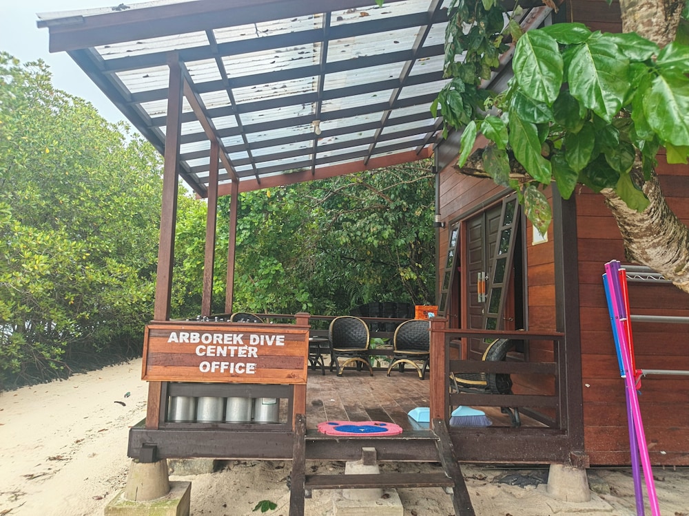 Arborek Dive Homestay