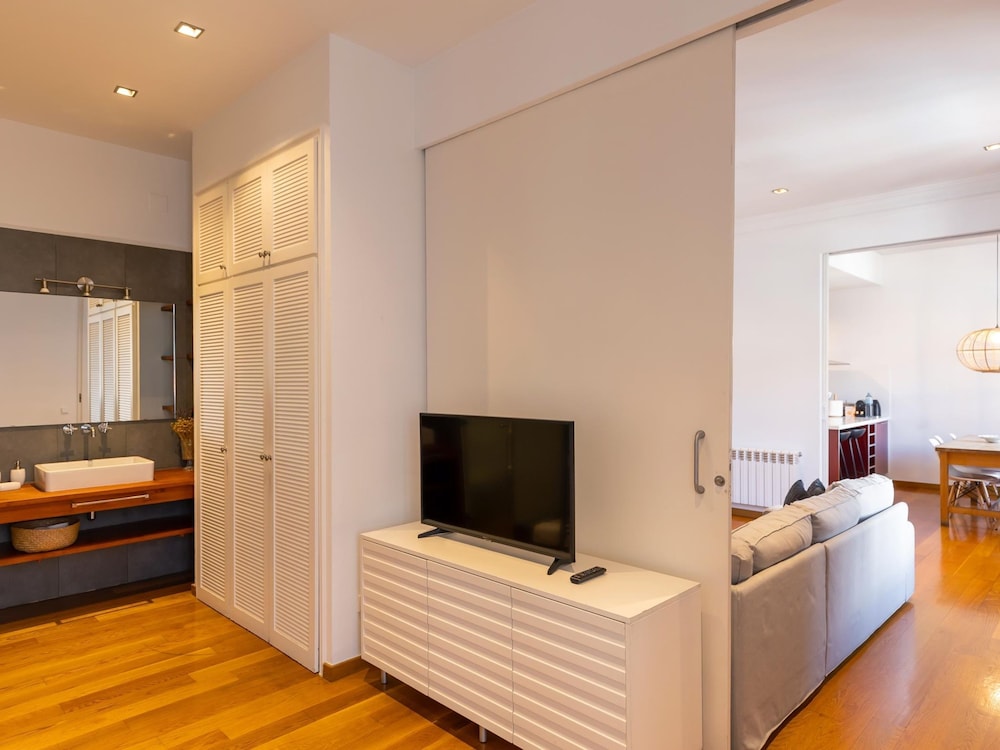 Apartamento de Tres Habitaciones con Terraza 21B