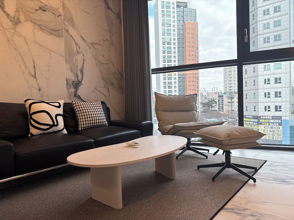 Caelum Black Gangnam Luxury Apt