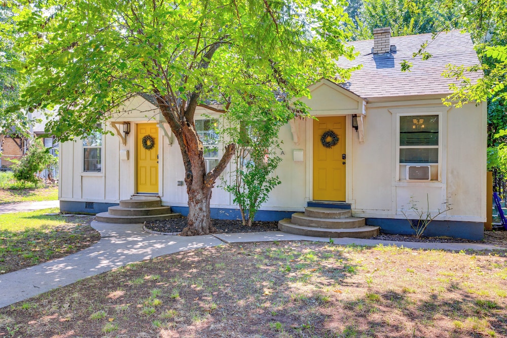 Heart of OKC Plaza District: Duplex Near Shops!