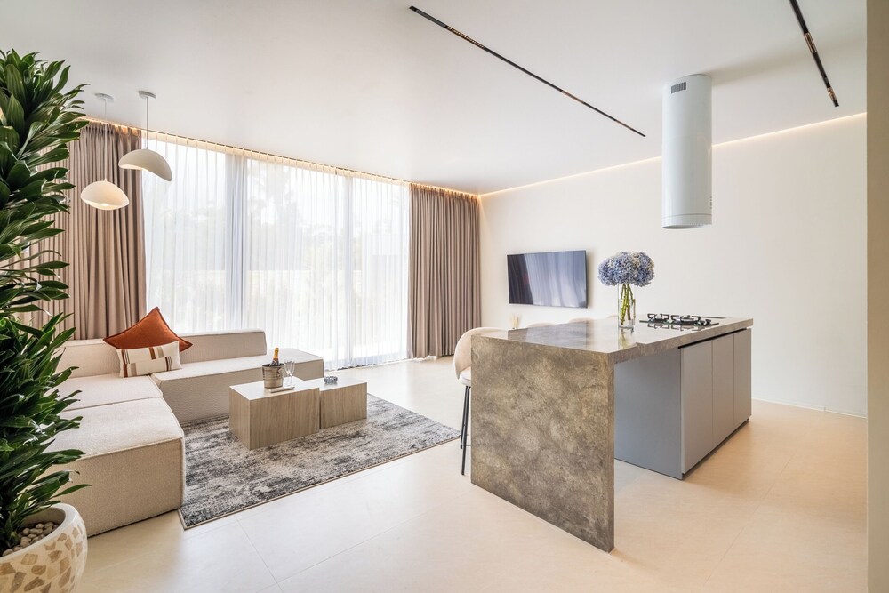Hidden City Ubud - Modern Villas & Townhouses with Private Pools, Nature Views and Wellness Access
