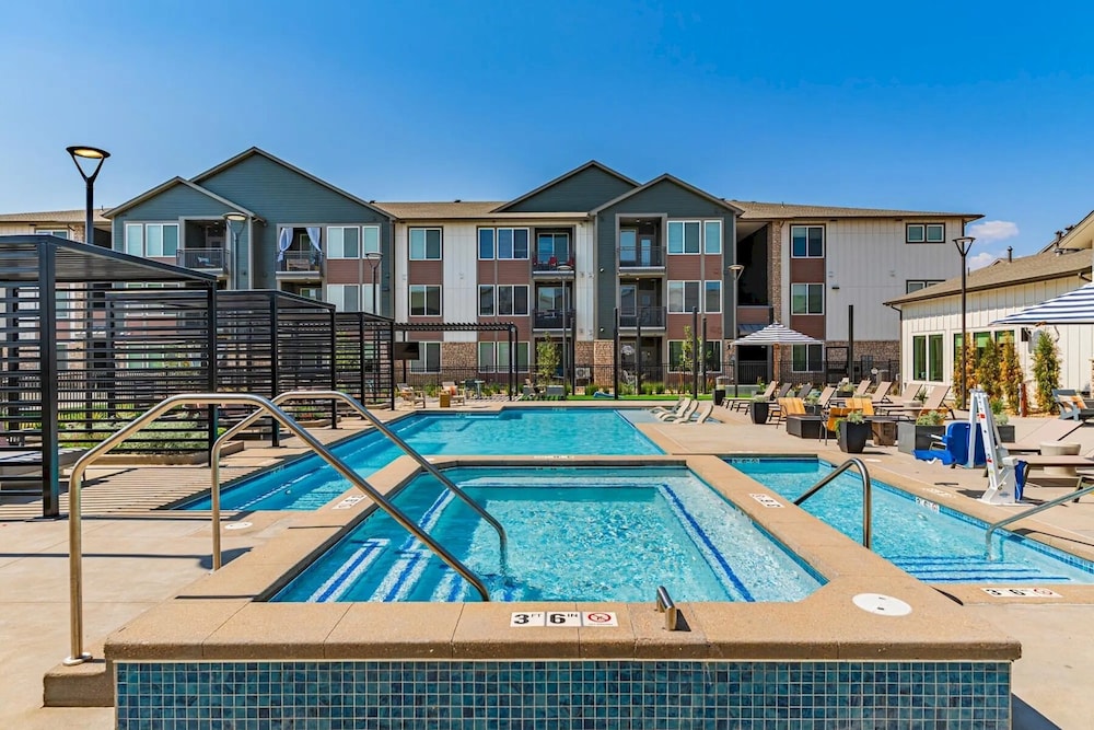 Landing Apartments Denver - Firestone