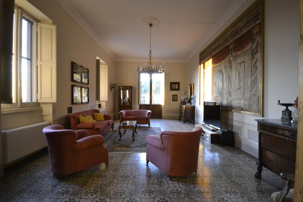Belvilla by OYO Villa Torreone