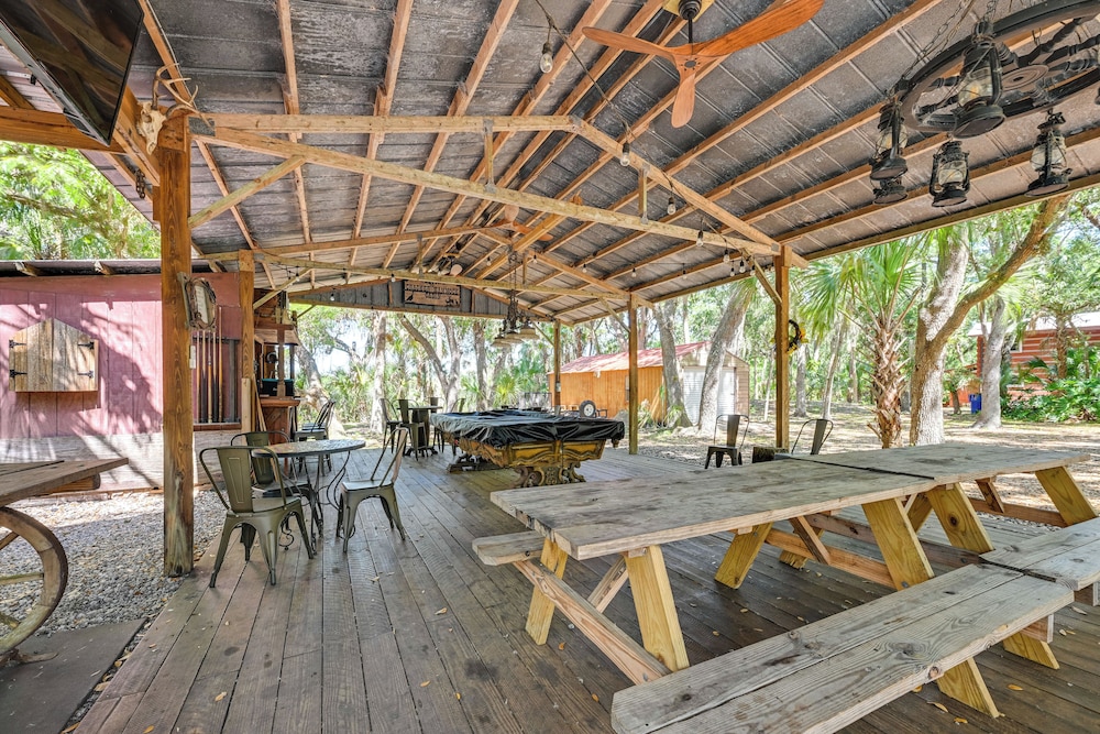 Spacious Sebring Family Cabin w/ Fun Barn + Yard!