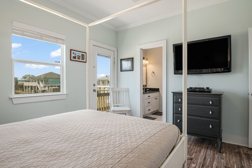 Chillax Inn 3 Bedroom Home by RedAwning