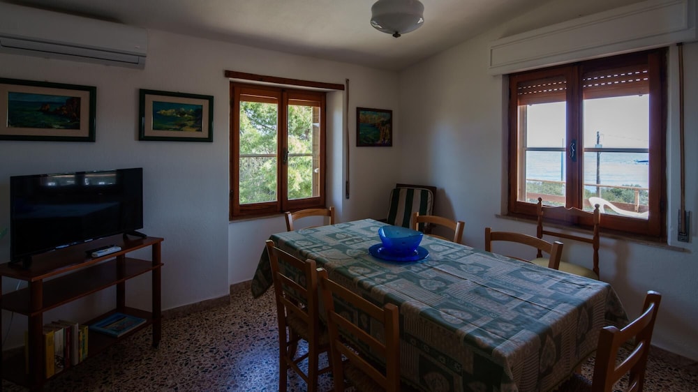 Villa Rosaria in Sas Linnas Siccas view 4