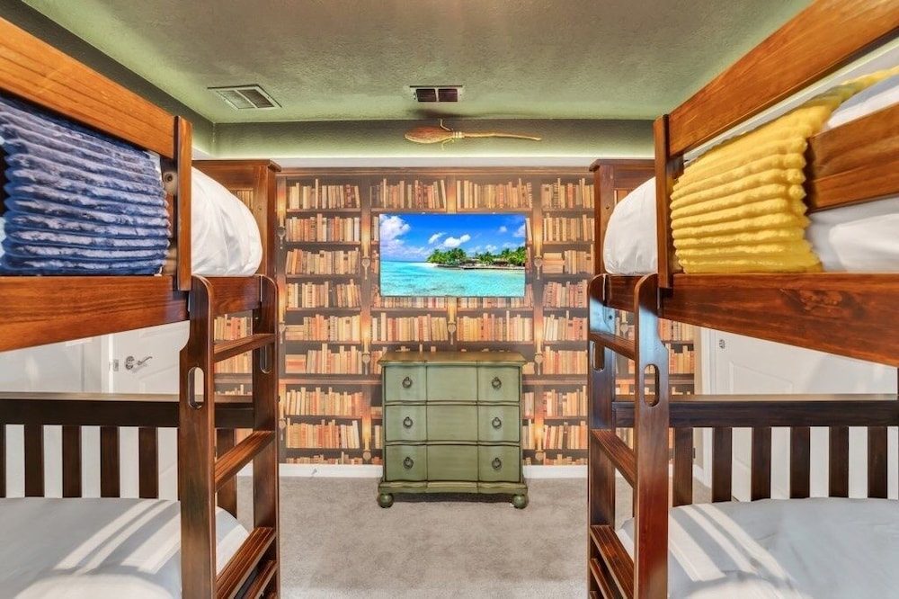 3516laven 8 Bedroom Villa
