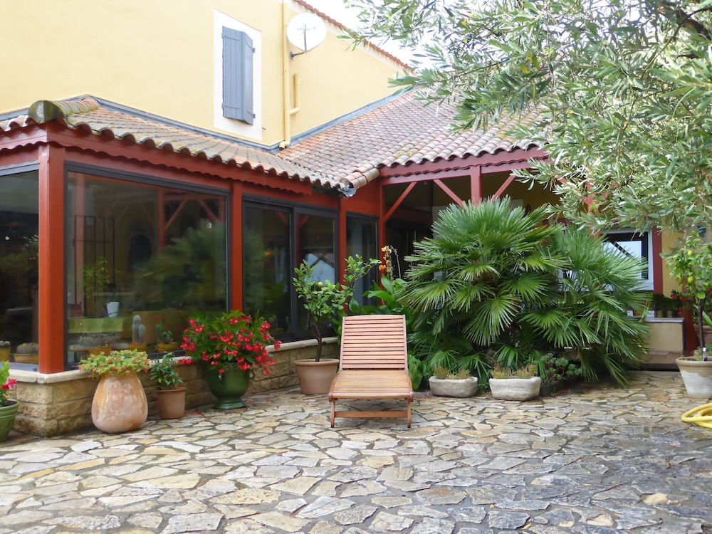 Photo 8