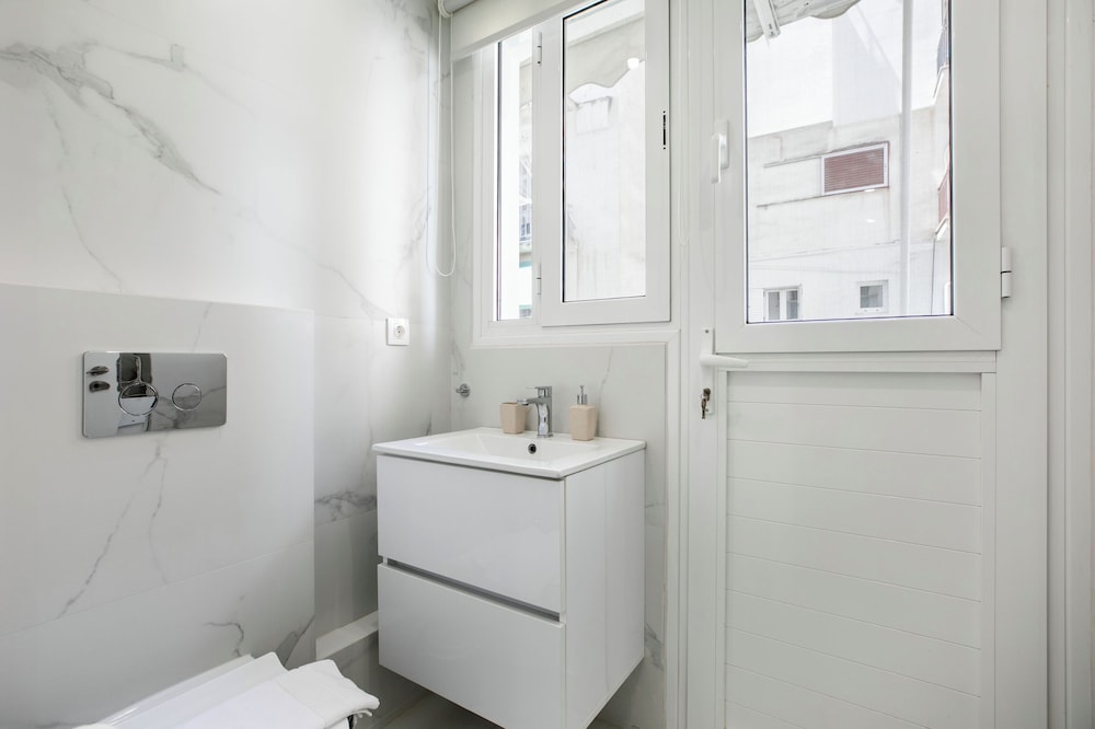 Mellow 2-Bedroom Apartment in Athens