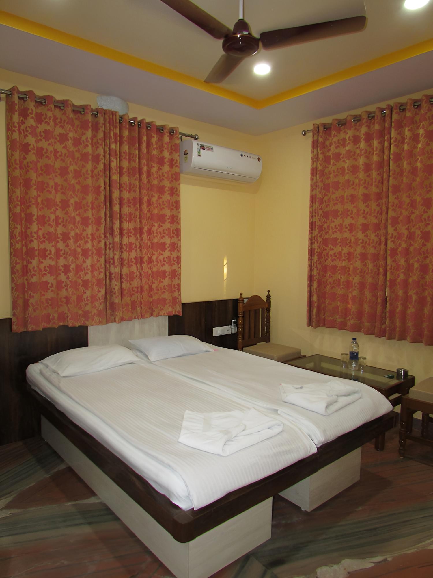 Meera Motels & Residency
