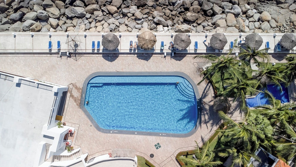 Flat with Unbeatable Views & 2 Bedrooms