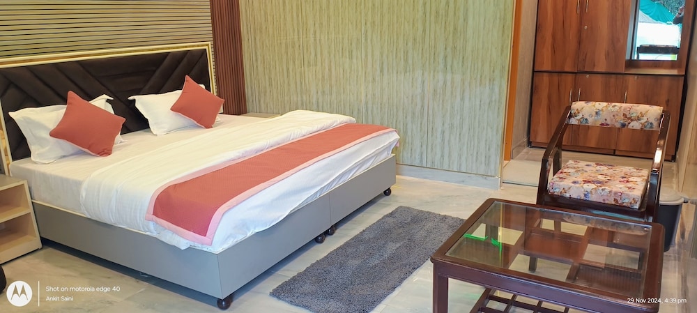 Aqua Tree Resort