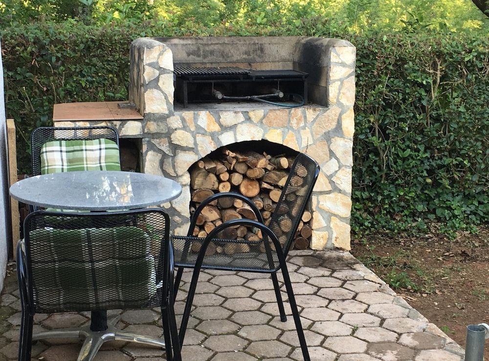 Graceful Apartment With Barbecue Area